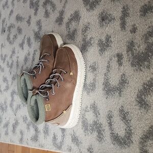 Boys high top hey dudes